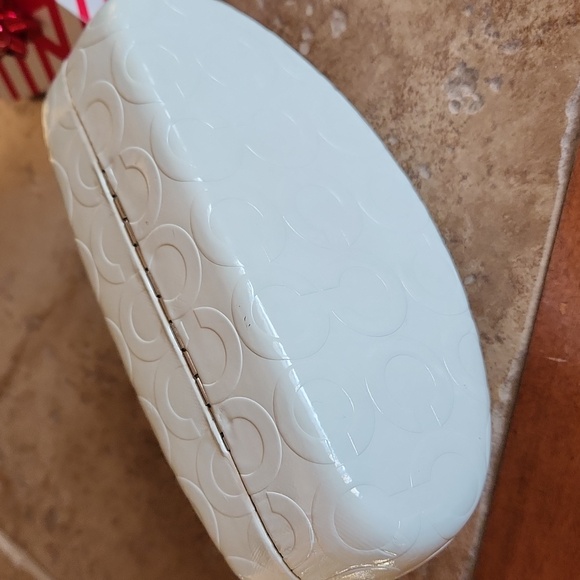 Coach hardshell CC monogram glasses holder - Picture 5 of 7